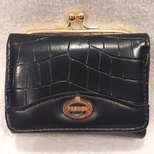 NWOT Fashion Brand Trifold Black Wallet with Kiss Clasp